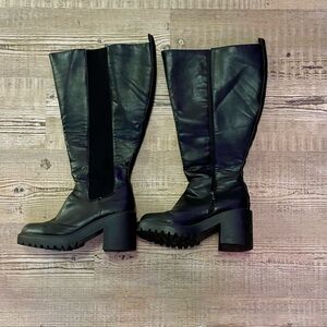 TORRID 9.5WW Plus Knee High Boots w/Stretch Chunky Heel